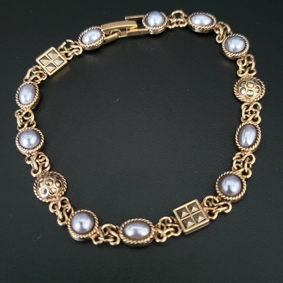 LC Lauren Conrad Gold Tone Delicate Bracelet Gray Blue Beads Fold Over Clasp - Picture 1 of 7
